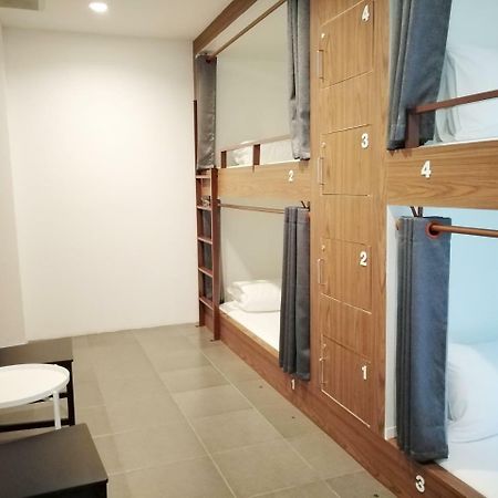 Wee Hostel Канчанабури Экстерьер фото
