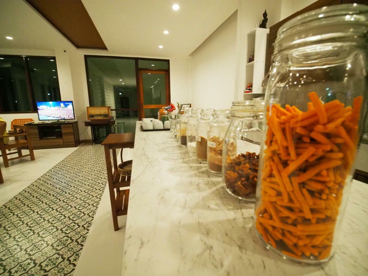 Wee Hostel Канчанабури Экстерьер фото