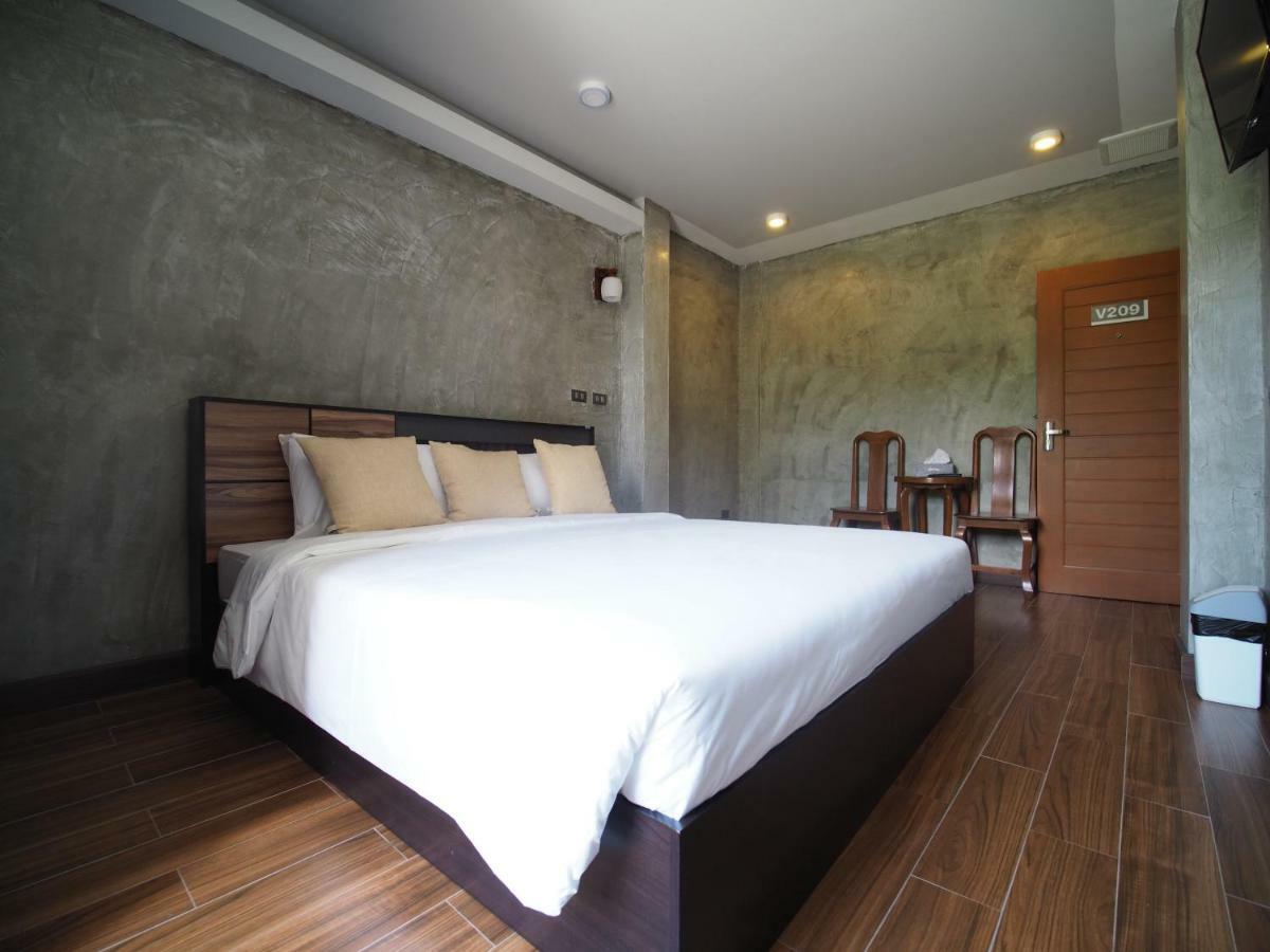 Wee Hostel Канчанабури Экстерьер фото