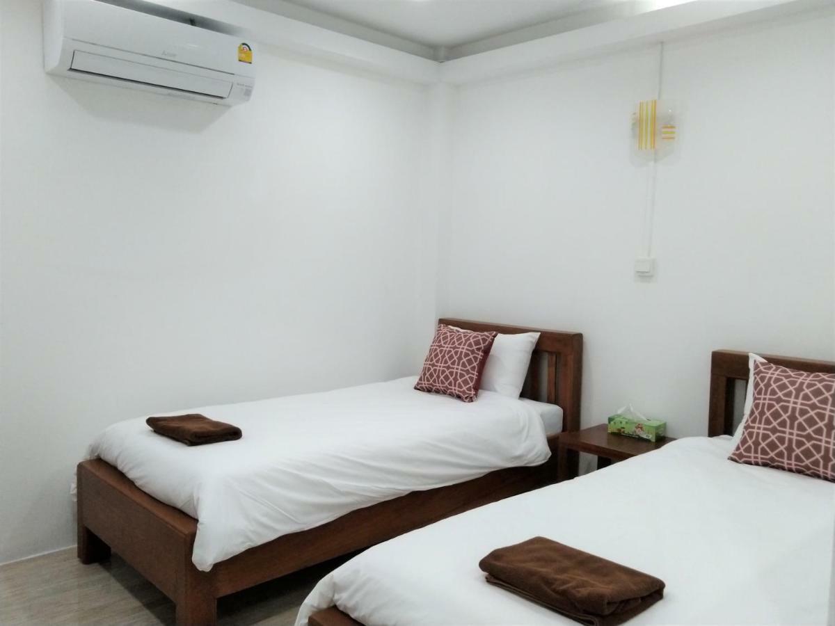 Wee Hostel Канчанабури Экстерьер фото